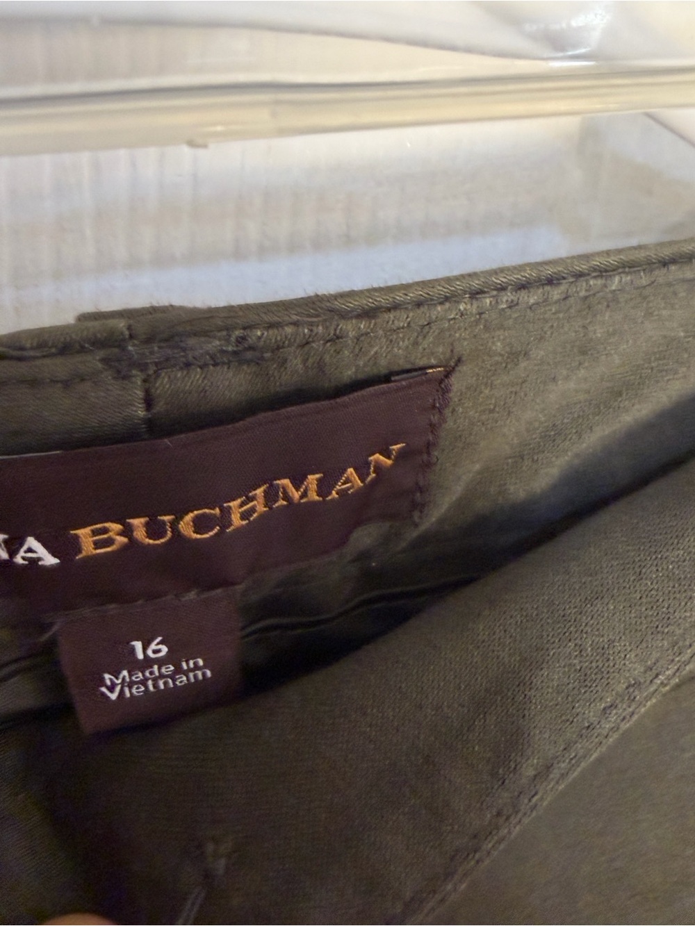 Dana Buchman Classic Cargo Crop Pants - Olive size 16 NWT - Picture 2 of 9